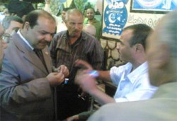 أهالي أم المصريين وسوق الجيزة يجددون تأييد عزب مصطفى