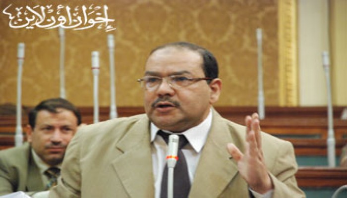 عزب مصطفى يقدم كشف حساب لأهالي ربيع الجيزي