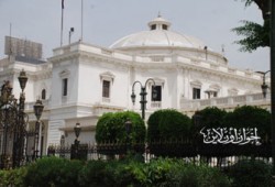 الدوائر المفتوحة.. صراعات وانشقاقات الحزب الوطني