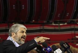 مشعل يجدد التمسك بالمقاومة وعباس يواصل الاعتقالات