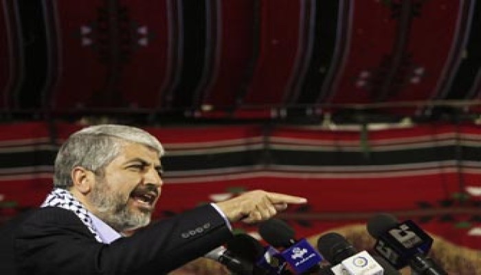 مشعل يجدد التمسك بالمقاومة وعباس يواصل الاعتقالات