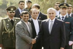 الصحافة العالمية تبرز زيارة نجاد لبنان