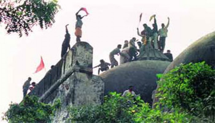 محكمة هندية تقضي بتقسيم أرض مسجد