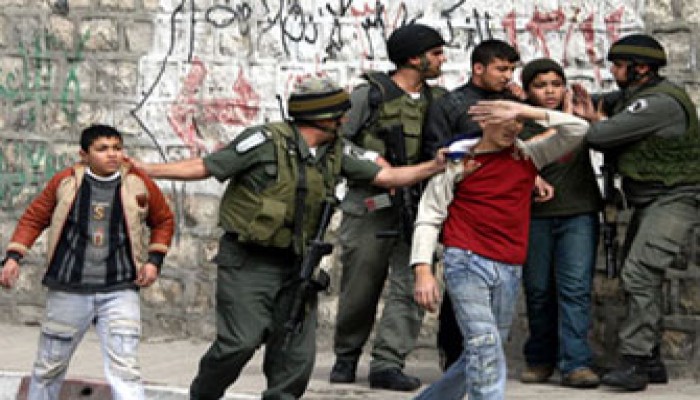 جيش الاحتلال يعتدي على الأطفال الأسرى جنسيًّا