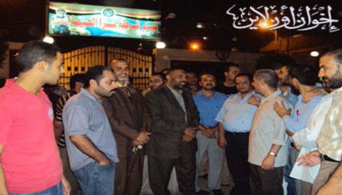 شحاتة يفض اعتصامه بعد إطلاق سراح أنصاره