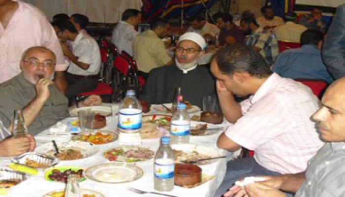 إفطار الشيخ عسكر: روح رمضان تمهد لإصلاح شامل