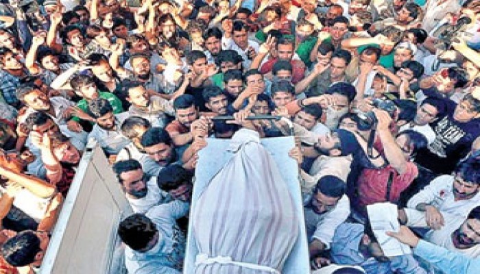 "النيويورك تايمز" تدين الصمت الدولي تجاه ما يحدث بكشمير