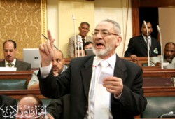 لبن: الحكومة تمارس بلطجة سياسية ضد الأزهر