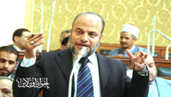 فضل يكرِّم المتفوقين بفوَّة