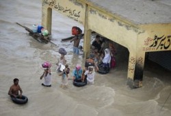 الإخوان يناشدون الأمة العربية والإسلامية وشعوب العالم إغاثة منكوبي باكستان