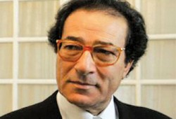 اعتصام مفتوح للشاعر حمدي عيد بوزارة الثقافة