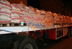 قافلة دمياط تدخل قطاع غزة