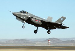 19 مُقاتِلة أمريكية للعدو الصهيوني من طراز "إف 35"