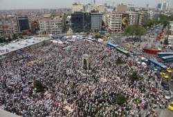 الأتراك يردون على مجزرة الحرية بقراصنة الإنترنت