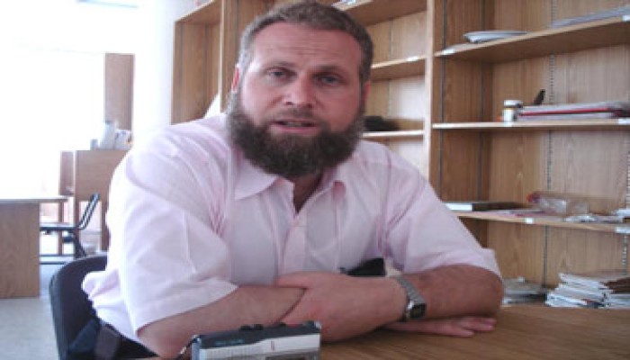 المزيني: حماس لن تقبل بفتح المعابر ثمنًا لشاليط