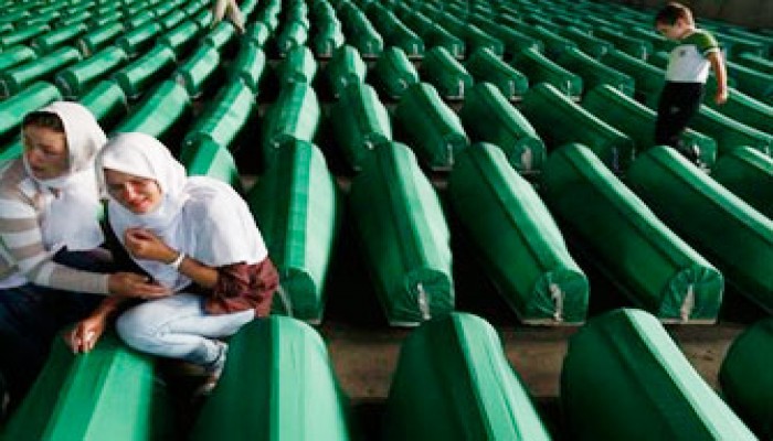 دفن رفات 775 من ضحايا "سربرينيتشا"