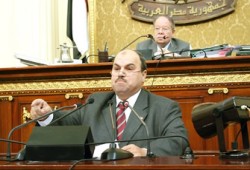 حمدي حسن يطالب بالكشف عن أماكن المعتقلين