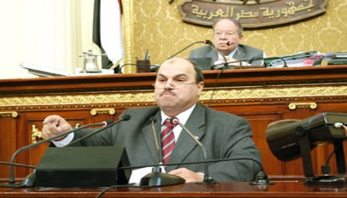حمدي حسن يطالب بالكشف عن أماكن المعتقلين