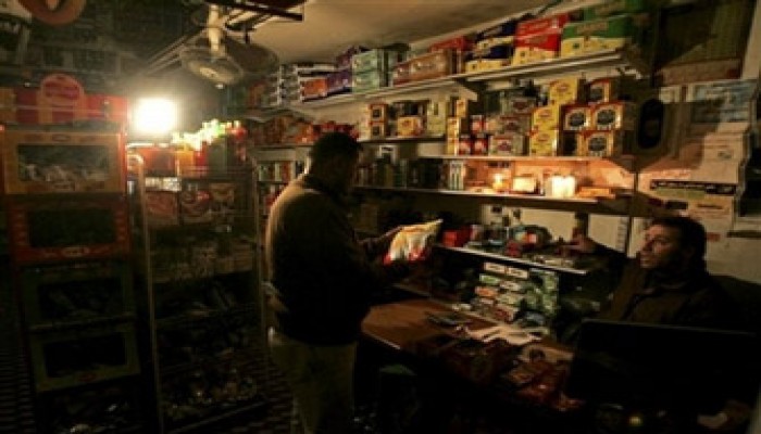 انقطاع كهرباء غزة.. حصار المحاصرين