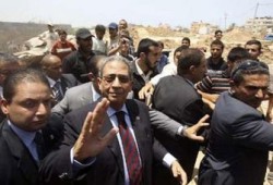 عمرو موسى: نعمل لإدخال مواد البناء غزة