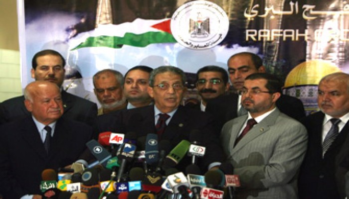 عمرو موسى في غزة: كسر الحصار ضرورة