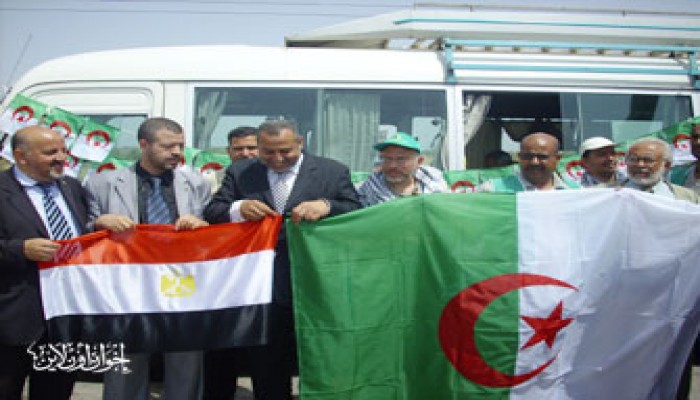 الحملة الشعبية تعود للقاهرة بعد منعها من دخول غزة