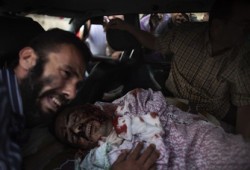 اغتيال مواطن فلسطيني وجرح 4 على يد قوات الاحتلال