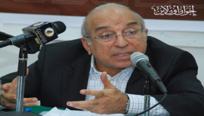 فهمي هويدي يطالب الحكام العرب والمسلمين بالتحلي بالشجاعة