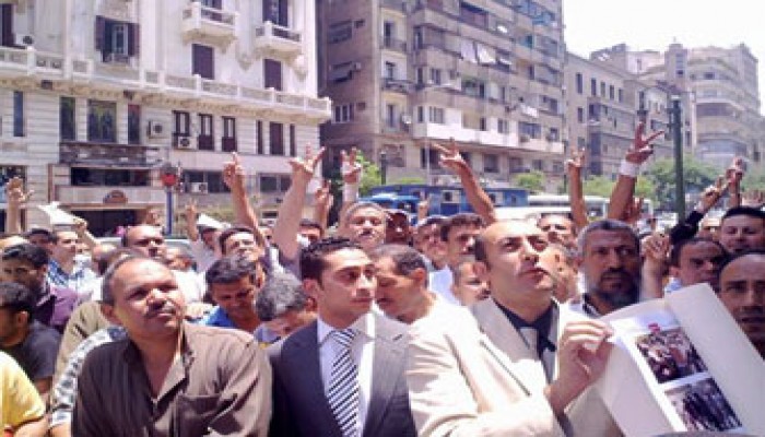 بلاغان للنائب العام ضد بلطجة الأمن مع العمال