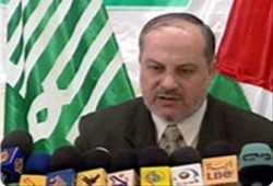 حماس تطالب بإطلاق سراح غزال وتلتقي القذافي