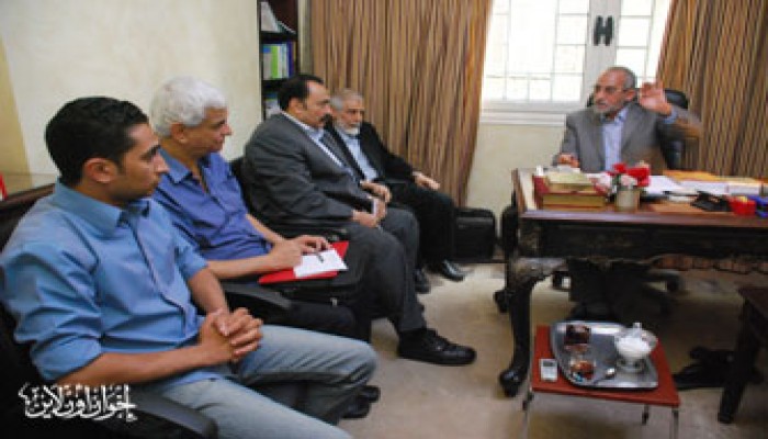 المرشد العام يستقبل وفد الاشتراكيين الثوريين