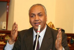 بكري يفضُّ اعتصامه وإضرابه عن الطعام بمجلس الشعب
