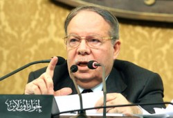 سرور يوبِّخ عز ويحدد موعد استجواب في 2015م!