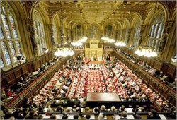 تقدُّم "المحافظين" وتحالفات لإنقاذ "العمال" في بريطانيا