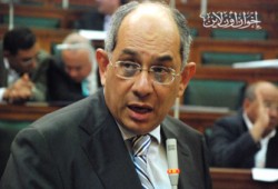 وزير المالية يعترف بخطورة فوائد ديون الحكومة!