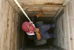 استشهاد فلسطيني في انهيار نفق بمدينة رفح