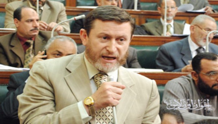 د. فريد إسماعيل.. نائب في خدمة دائرته