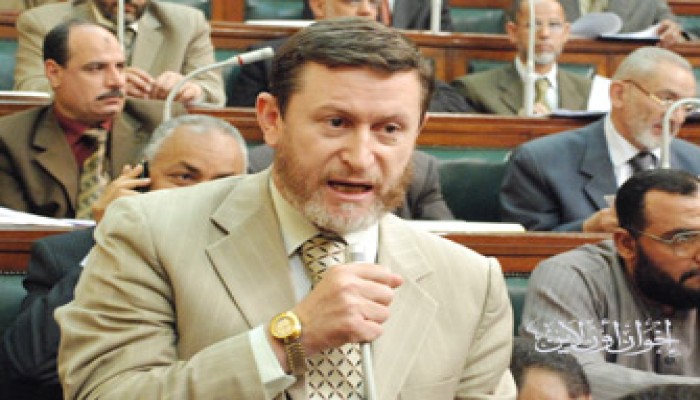 د. فريد إسماعيل.. نائب في خدمة دائرته