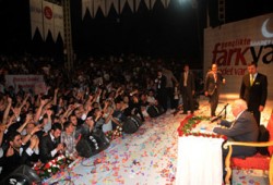 أربكان: الاستعمار وراء أزمات العالم