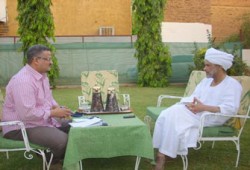 مستشار البشير: حكومتنا القادمة بكل الأحزاب