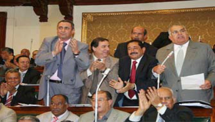 تجاوزات نواب الوطني تفرض نفسها على هيئة المكتب
