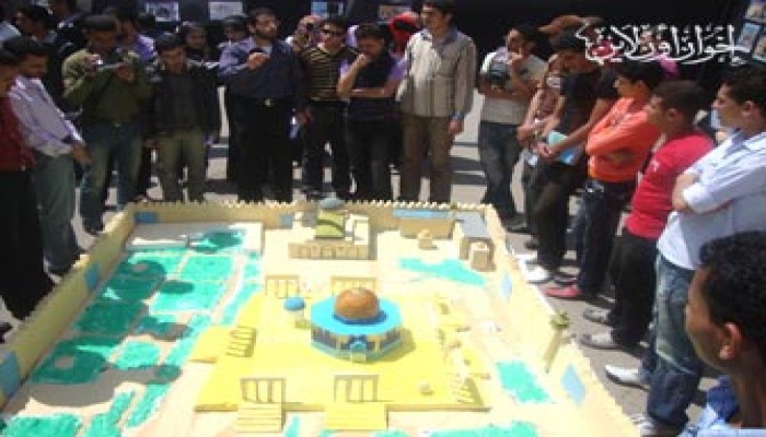 "ماكيت" القدس يجوب جامعة المنصورة