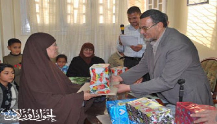 الديب يكرِّم الأسر المثالية بأبي المطامير