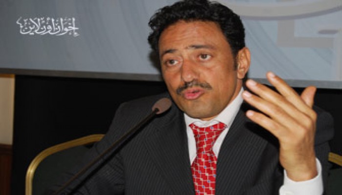 أبو بركة يشارك أهالي كوم حمادة في حل مشاكلهم