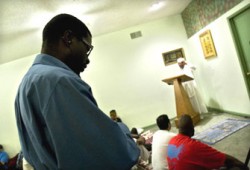 منع معادية للإسلام من إلقاء محاضرة في كندا