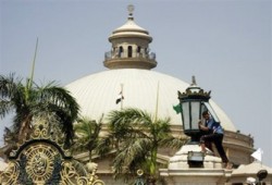 تشكيل لجنة لتعريب جميع المناهج المصرية