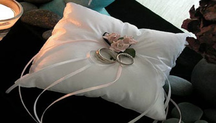 ساعدها كي تتخلَّى عن أنانيتها