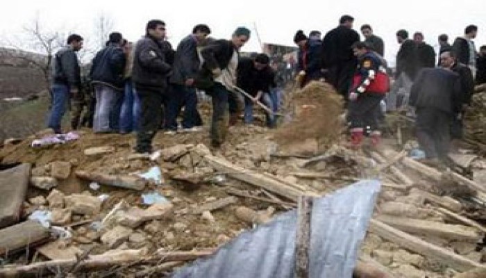 زلزال شرق تركيا يخلف عشرات القتلى والجرحى