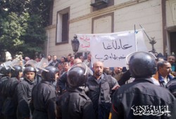 بيومي يتضامن مع عمال أمونسيتو أمام الشورى