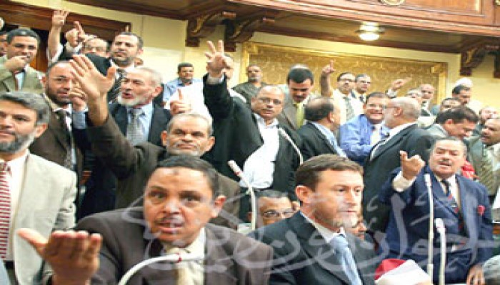 الإخوان يرفضون "نقل الأعضاء" والأغلبية تمرره